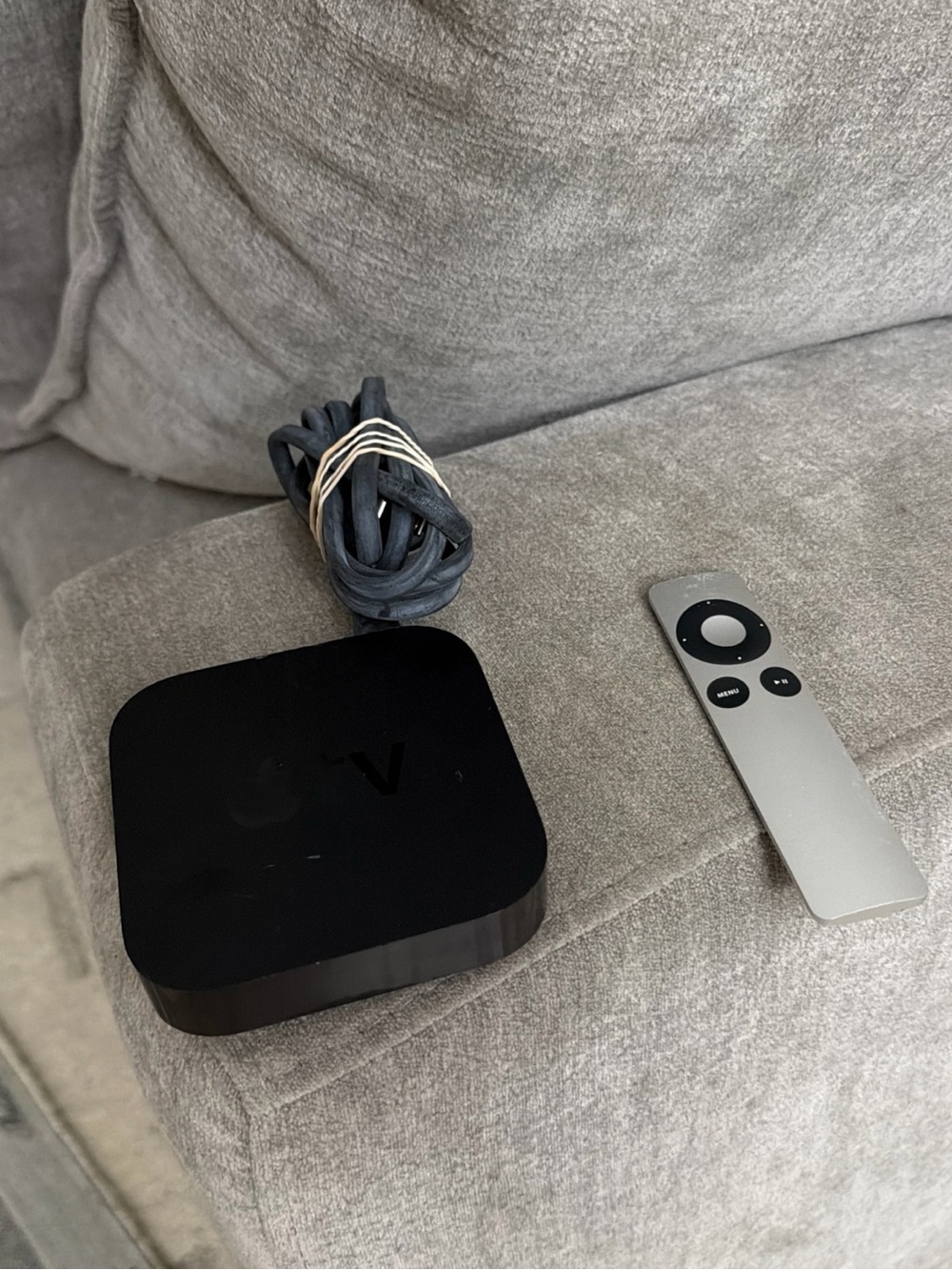 Apple  TV - A1469 (3rd Generation) HD Media Streamer W/ Remote Working AirPlay